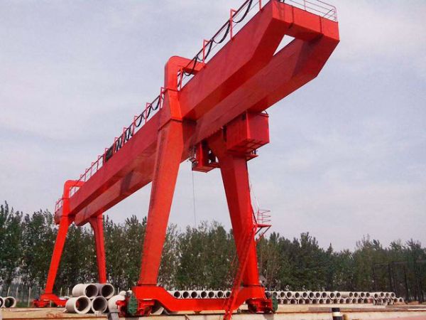 起重機的起重鏈在操作的時候要注意哪些方面？